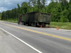 Las ruedas de un camión de 18 ruedas se incendiaron la mañana del lunes en Centreville Las ruedas de un camión de 18 ruedas se incendiaron la mañana del lunes en Centreville