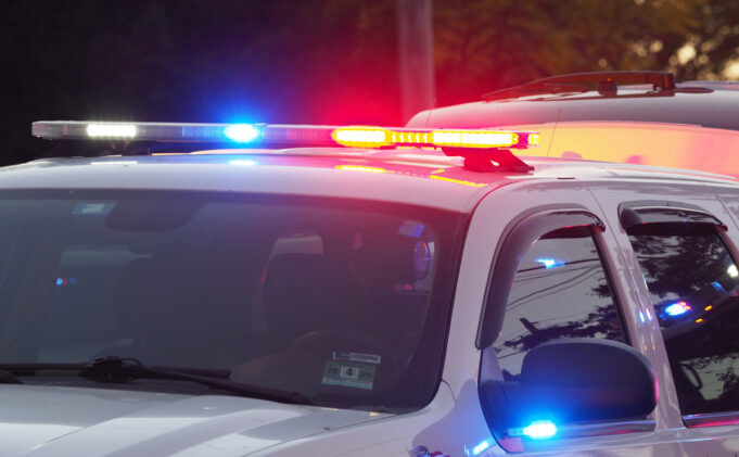 Motociclista es atropellado mortalmente por camión tras salir despedido Motociclista es atropellado mortalmente por camión tras salir despedido