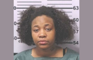 Mujer arrestada por homicidio involuntario tras accidente que mató a niña Mujer arrestada por homicidio involuntario tras accidente que mató a niña