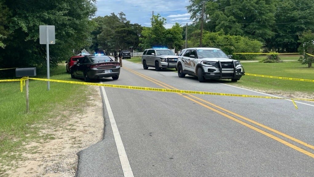 Policía Estatal de Alabama mata a tiros a un hombre tras persecución Policía Estatal de Alabama mata a tiros a un hombre tras persecución
