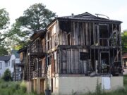 Propiedad deteriorada en Birmingham demolida tras demanda municipal Propiedad deteriorada en Birmingham demolida tras demanda municipal