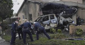 Avioneta se estrella en California dejando dos muertos y ocho personas heridas Avioneta se estrella en California dejando dos muertos y ocho personas heridas