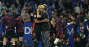 Barcelona se consagra campeón de la Liga tras ganar el derbi 0-2 Barcelona se consagra campeón de la Liga tras ganar el derbi 0-2