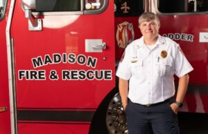 Brandy Williams nombrada nueva jefa de Bomberos y Rescate de Madison Brandy Williams nombrada nueva jefa de Bomberos y Rescate de Madison