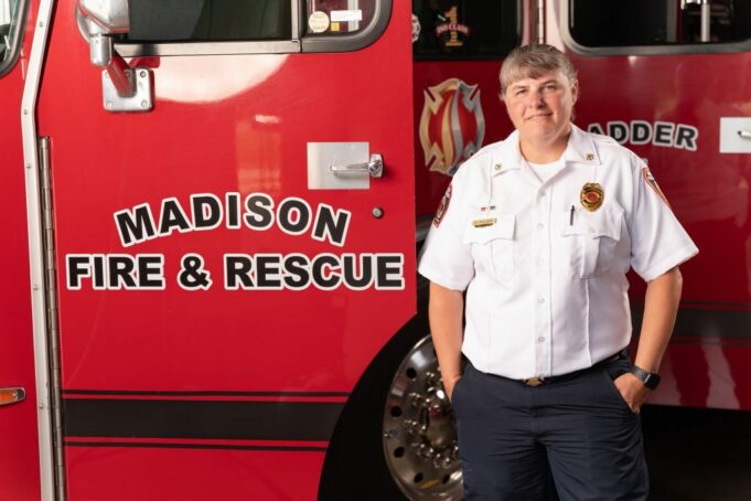 Brandy Williams nombrada nueva jefa de Bomberos y Rescate de Madison Brandy Williams nombrada nueva jefa de Bomberos y Rescate de Madison