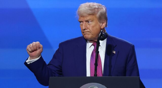 Casa Blanca califica de “traición absoluta” no aprobar plan fiscal de Trump Casa Blanca califica de “traición absoluta” no aprobar plan fiscal de Trump