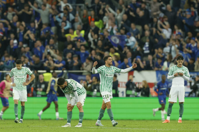 Chelsea aplasta al Betis y frustra su sueño de ser campeón Chelsea aplasta al Betis y frustra su sueño de ser campeón