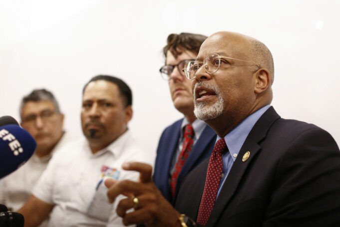 Congresista de EE.UU. denuncia que El Salvador impidió visita a Kilmar Ábrego Congresista de EE.UU. denuncia que El Salvador impidió visita a Kilmar Ábrego