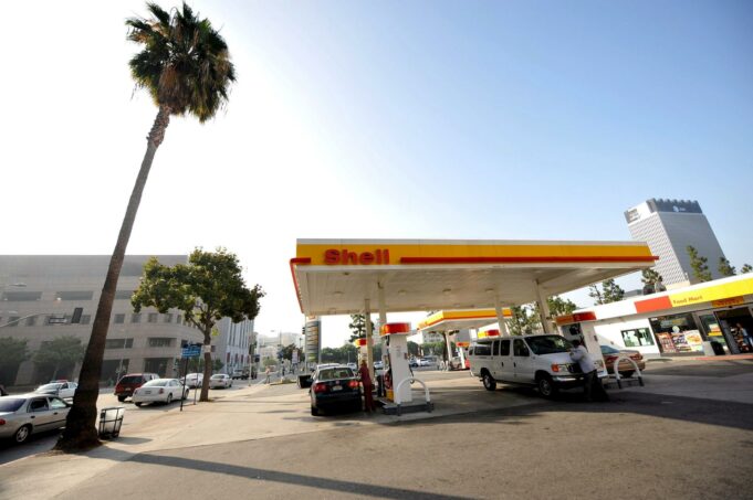 Congreso de EE.UU. anula prohibición de autos de gasolina prevista para 2035 Congreso de EE.UU. anula prohibición de autos de gasolina prevista para 2035