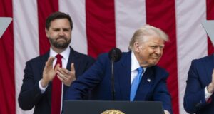 Corte de apelaciones favorece a Trump y restablece temporalmente sus aranceles Corte de apelaciones favorece a Trump y restablece temporalmente sus aranceles