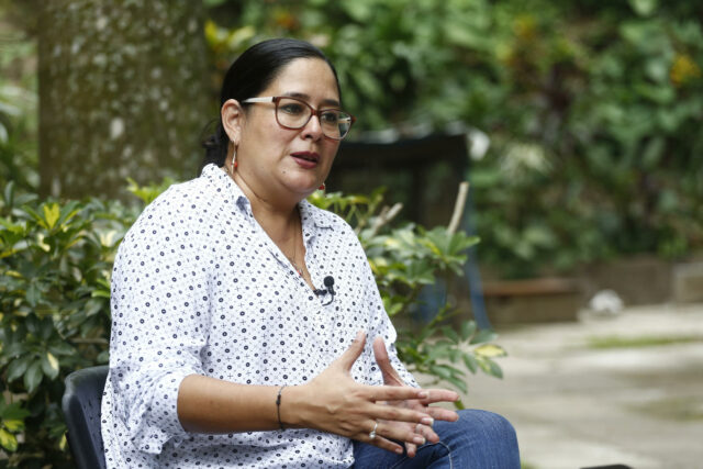 Defensora de derechos lleva más de una semana detenida sin cargos formales