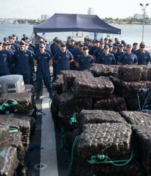 Guardia Costera incauta cocaína valorada en 210 millones en Pacífico Oriental Guardia Costera incauta cocaína valorada en 210 millones en Pacífico Oriental