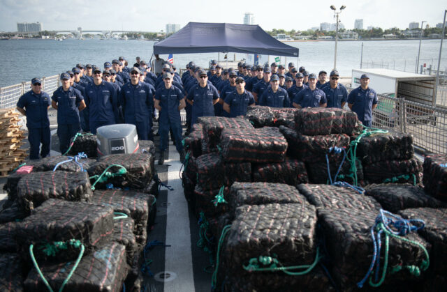 Guardia Costera incauta cocaína valorada en 210 millones en Pacífico Oriental