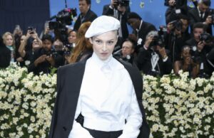 Hunter Schafer encabezará el elenco de “Fish”, un drama surrealista situado en Venecia Hunter Schafer encabezará el elenco de "Fish", un drama surrealista situado en Venecia