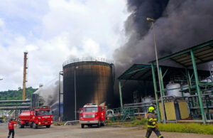 Incendio en principal refinería de Ecuador no deja víctimas, solo daños materiales Incendio en principal refinería de Ecuador no deja víctimas, solo daños materiales