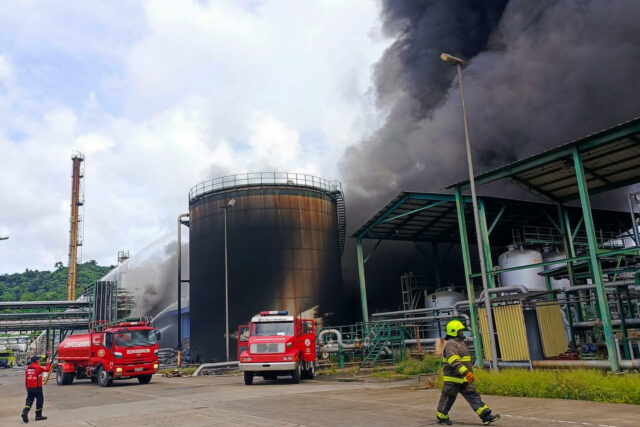 Incendio en principal refinería de Ecuador no deja víctimas, solo daños materiales