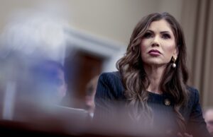 Inician una investigación al exjefe del FBI por supuesta amenaza dirigida a Trump Inician una investigación al exjefe del FBI por supuesta amenaza dirigida a Trump