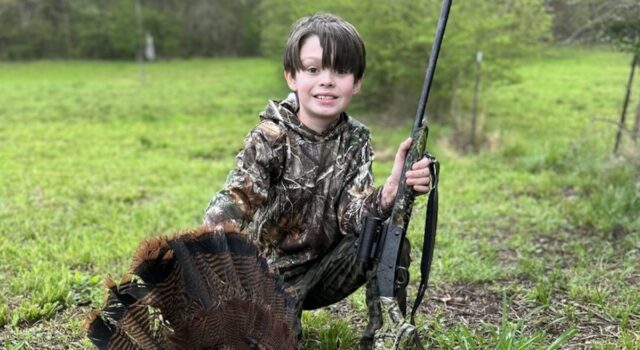 Joven de Demópolis gana concurso fotográfico de pavos grandes de ALBBAA Joven de Demópolis gana concurso fotográfico de pavos grandes de ALBBAA