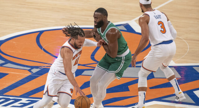 Knicks aplastan a Celtics y alcanzan su primera final del Este en 25 años Knicks aplastan a Celtics y alcanzan su primera final del Este en 25 años