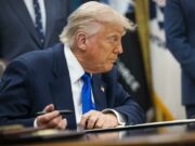 La Justicia suspende de manera temporal el plan de despidos masivos de Trump La Justicia suspende de manera temporal el plan de despidos masivos de Trump
