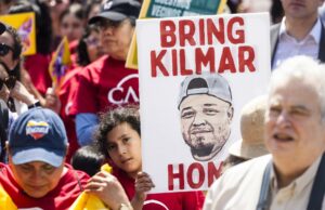 Migrantes marchan pidiendo ayuda contra políticas de Trump Migrantes marchan pidiendo ayuda contra políticas de Trump