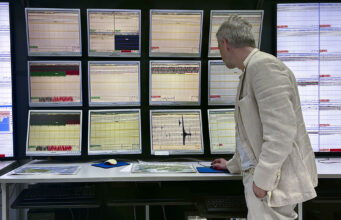 Nuevo sismo confirma aumento del bradisismo en Campos Flégreos de Nápoles Nuevo sismo confirma aumento del bradisismo en Campos Flégreos de Nápoles