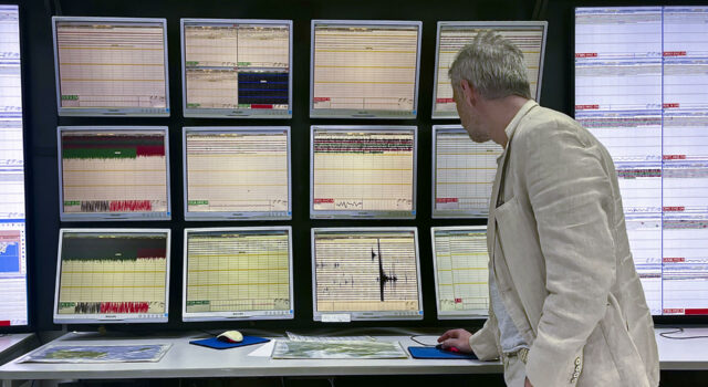 Nuevo sismo confirma aumento del bradisismo en Campos Flégreos de Nápoles Nuevo sismo confirma aumento del bradisismo en Campos Flégreos de Nápoles