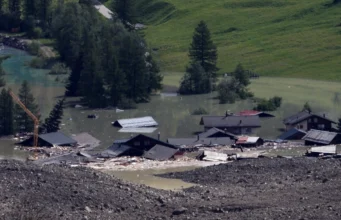 Pueblo alpino suizo sepultado por colapso glaciar