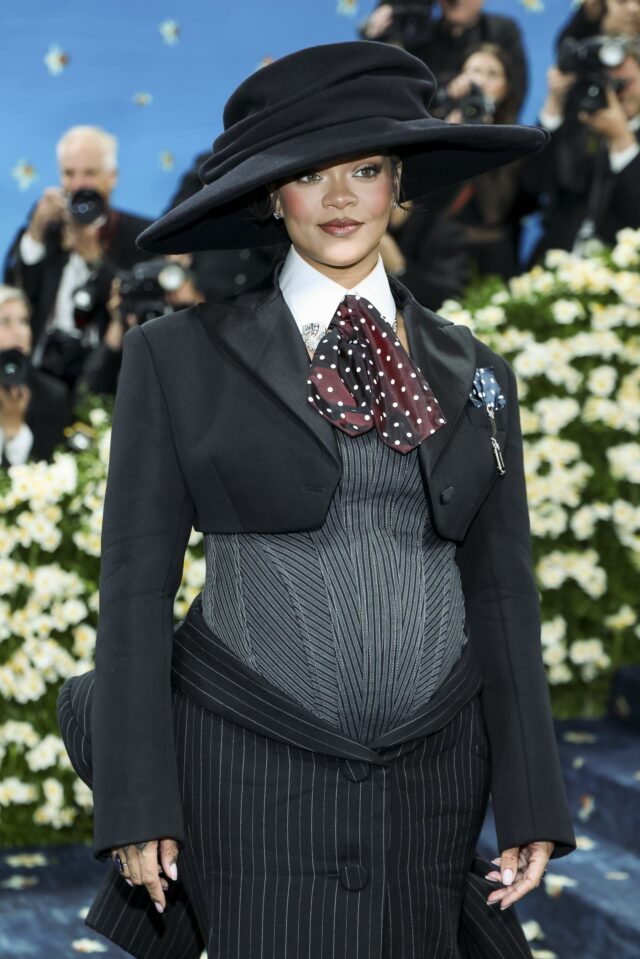 Rihanna revela que está esperando a su tercer hijo durante la Met Gala