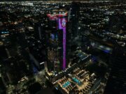 Rinden homenaje a Gloria Estefan iluminando rascacielos en Miami por trayectoria Rinden homenaje a Gloria Estefan iluminando rascacielos en Miami por trayectoria