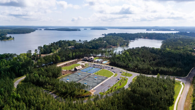 Russell Lands anuncia la apertura de un nuevo club frente al lago en Lake Martin Russell Lands anuncia la apertura de un nuevo club frente al lago en Lake Martin