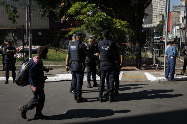 São Paulo desmantela mayor mercado de drogas entre denuncias de abusos policiales