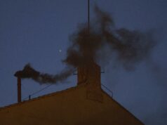 Se retrasó la primera fumata negra del cónclave para elegir sucesor papal Se retrasó la primera fumata negra del cónclave para elegir sucesor papal