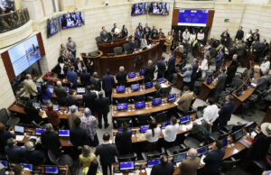 Senado rechaza consulta de Petro y él denuncia fraude y llama a reaccionar Senado rechaza consulta de Petro y él denuncia fraude y llama a reaccionar