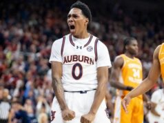 Tahaad Pettiford Sorprende a los Aficionados al Regresar a Auburn para su Segundo Año Tahaad Pettiford Sorprende a los Aficionados al Regresar a Auburn para su Segundo Año
