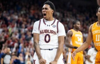 Tahaad Pettiford Sorprende a los Aficionados al Regresar a Auburn para su Segundo Año Tahaad Pettiford Sorprende a los Aficionados al Regresar a Auburn para su Segundo Año