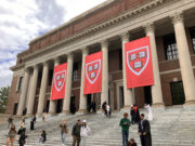 Trump considera eliminar 3.000 millones de dólares adicionales en fondos para Harvard
