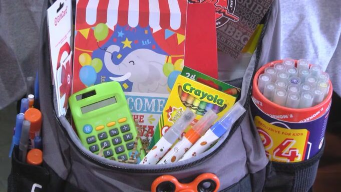 Escuela de Cullman brinda útiles escolares gratuitos a todos sus estudiantes inscritos Escuela de Cullman brinda útiles escolares gratuitos a todos sus estudiantes inscritos