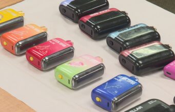 Nuevas restricciones al vapeo impactan directamente a las juntas escolares de Alabama Nuevas restricciones al vapeo impactan directamente a las juntas escolares de Alabama