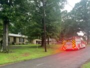 Pareja discapacitada se encuentra a salvo tras el impacto de un rayo en su casa en Mulga Pareja discapacitada se encuentra a salvo tras el impacto de un rayo en su casa en Mulga