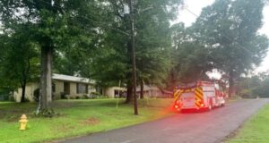 Pareja discapacitada se encuentra a salvo tras el impacto de un rayo en su casa en Mulga Pareja discapacitada se encuentra a salvo tras el impacto de un rayo en su casa en Mulga
