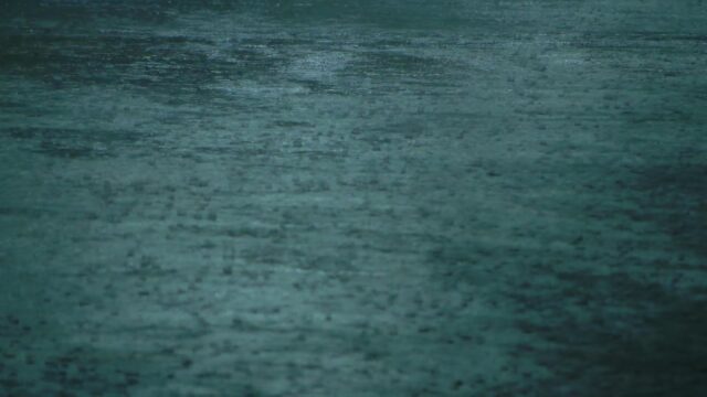 Rayo incendia barco en lago Logan Martin, se hunde y deja un herido hospitalizado
