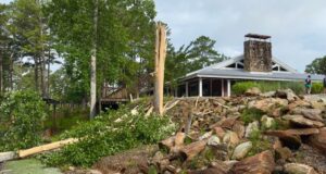 Un rayo provoca un incendio en el Campamento ASCCA en el Lago Martin Un rayo provoca un incendio en el Campamento ASCCA en el Lago Martin