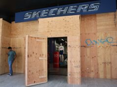 Alcaldesa de Los Ángeles impone toque de queda por protestas y redadas Alcaldesa de Los Ángeles impone toque de queda por protestas y redadas