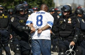 Anuncian varios arrestos y cargos por actos vandálicos recientes en Los Ángeles Anuncian varios arrestos y cargos por actos vandálicos recientes en Los Ángeles