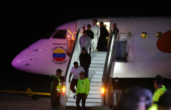 Avión con 206 migrantes deportados desde EE.UU. llega a Venezuela Avión con 206 migrantes deportados desde EE.UU. llega a Venezuela