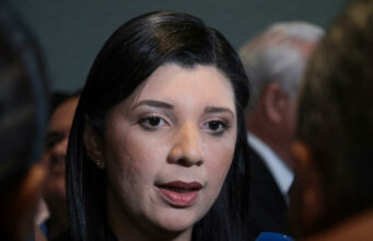 Chiquita Panamá despedirá 1.600 empleados adicionales, informó el Gobierno Chiquita Panamá despedirá 1.600 empleados adicionales, informó el Gobierno