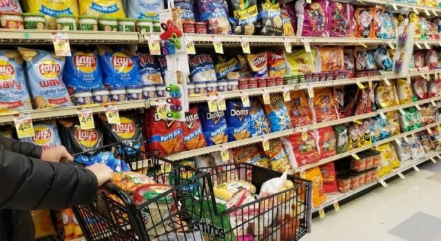 Comer alimentos procesados puede estar relacionado con señales tempranas de Parkinson Comer alimentos procesados puede estar relacionado con señales tempranas de Parkinson