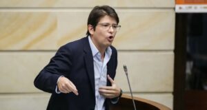 Atentado a Miguel Uribe Turbay: le dispararon entre cabeza y cuello