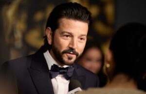 Diego Luna cuestiona duramente políticas migratorias de Trump en entrevista con Jimmy Kimmel Diego Luna cuestiona duramente políticas migratorias de Trump en entrevista con Jimmy Kimmel